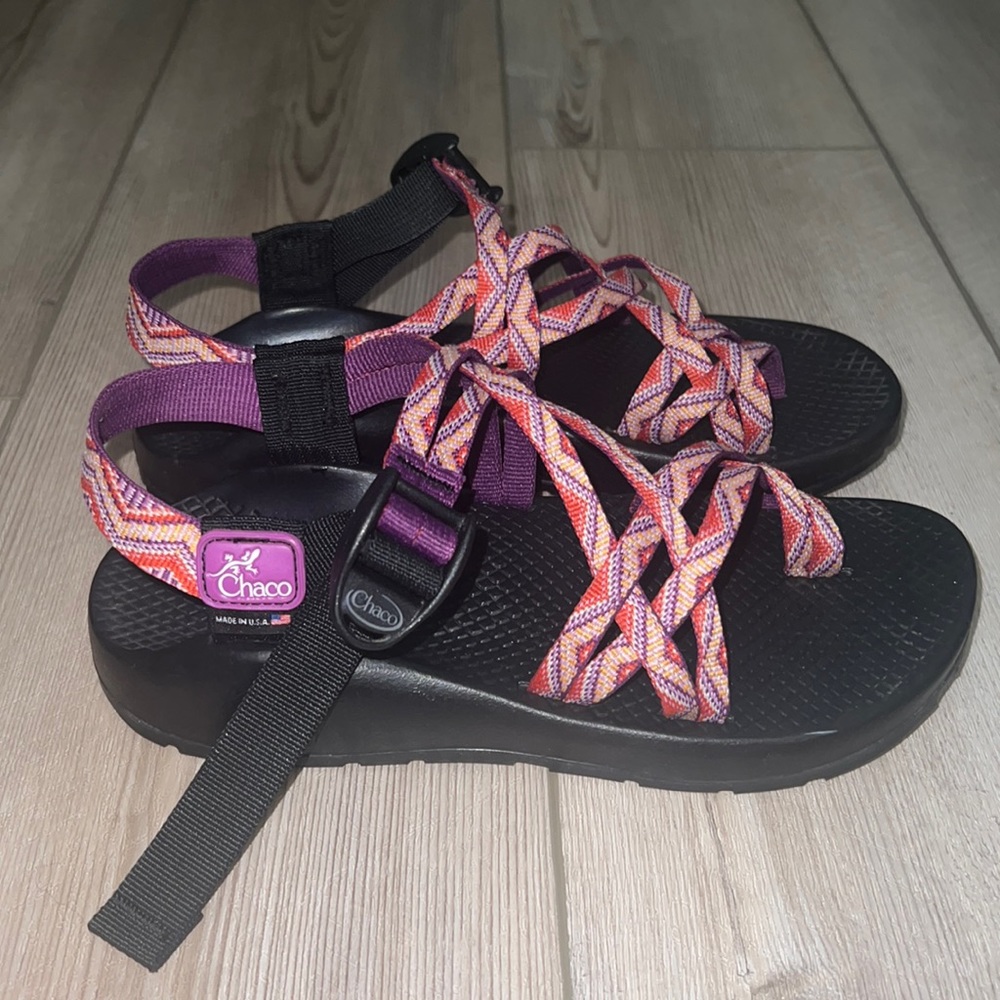 Chaco’s Women’s Size 7 Vibram Purple and Pink Excellent Condition